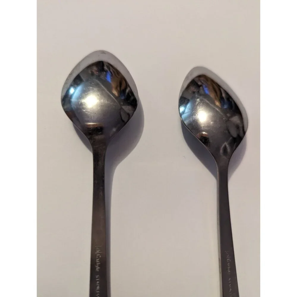 VTG CARLYLE Hong Kong stainless cameo pattern lot 2 teaspoons replacement‎